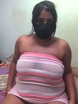 NOORA-GIRL online show from March 10, 2025, 11:42 am