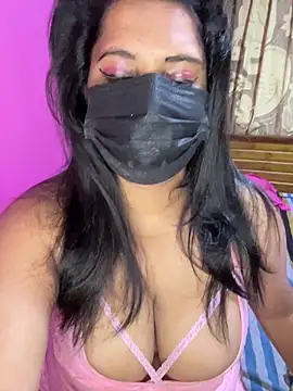 NOORA-GIRL online show from November 10, 2025, 1:04 am