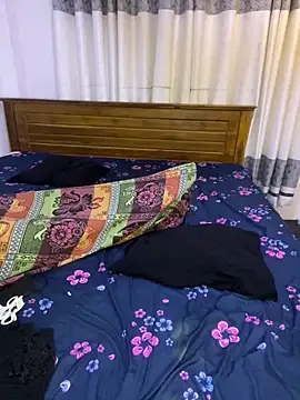 Snapshot of NOORA-GIRL chatting on December 23, 2025, 12:19 am NOORA-GIRL online show from December 23, 2025, 12:19 am