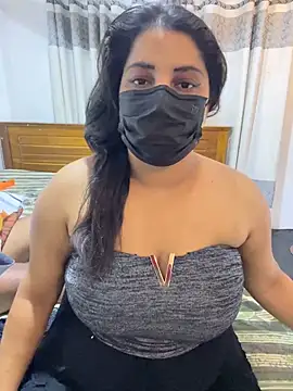 NOORA-GIRL online show from April 3, 2026, 3:26 am