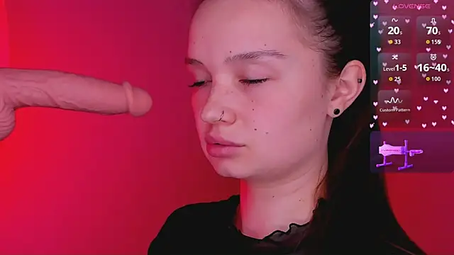 bitchpeace  online show from April 16, 2026, 3:46 pm