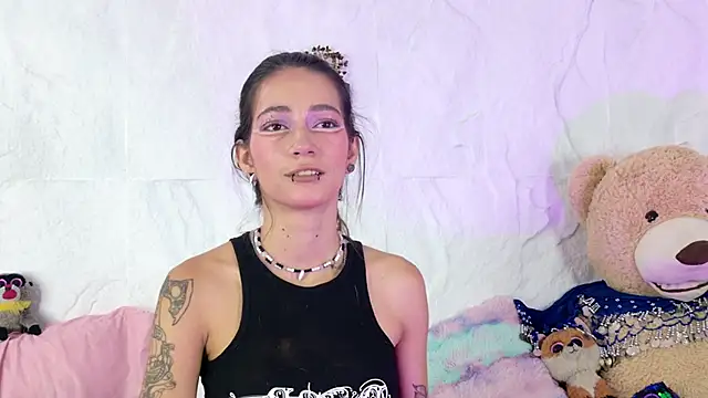 zorravioletta1 online show from October 4, 2025, 12:36 pm