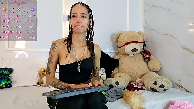 zorravioletta1 online show from February 19, 2026, 12:12 pm