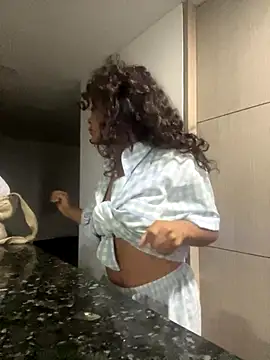 Snapshot of Marie_Rose chatting on December 18, 2025, 6:08 am Marie Rose online show from December 18, 2025, 6:08 am