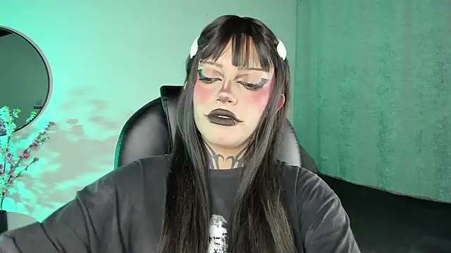 Snapshot of LilithMadness chatting on September 26, 2025, 4:27 am LilithMadness online show from September 26, 2025, 4:27 am