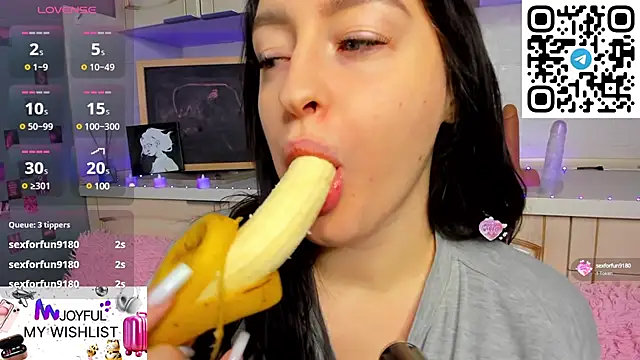 Snapshot of Kruela_Eva chatting on January 28, 2025, 11:39 pm Kruela Eva online show from January 28, 2025, 11:39 pm