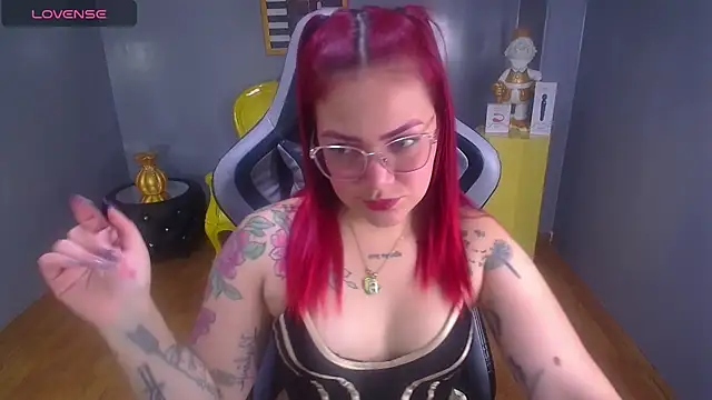 Snapshot of samm_t_ chatting on December 2, 2024, 4:20 pm samm t online show from December 2, 2024, 4:20 pm