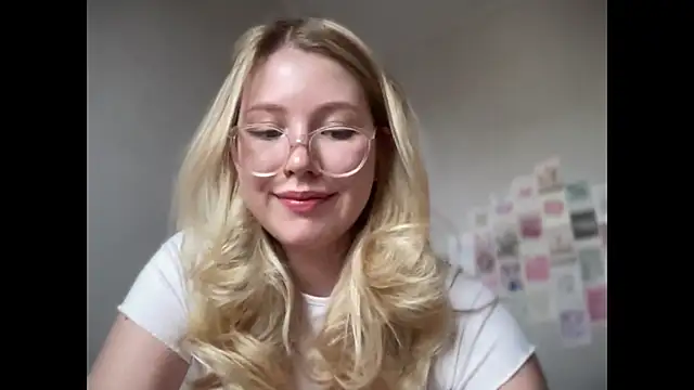 HoneyAudrey online show from September 29, 2025, 2:49 am