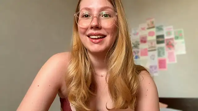 Snapshot of HoneyAudrey chatting on May 21, 2026, 2:29 am HoneyAudrey online show from May 21, 2026, 2:29 am