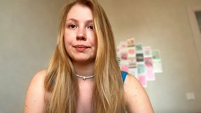 Snapshot of HoneyAudrey chatting on May 28, 2026, 2:42 am HoneyAudrey online show from May 28, 2026, 2:42 am