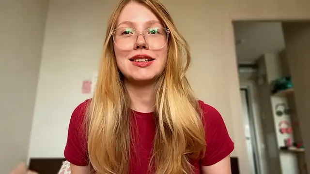 HoneyAudrey online show from June 12, 2026, 2:21 am