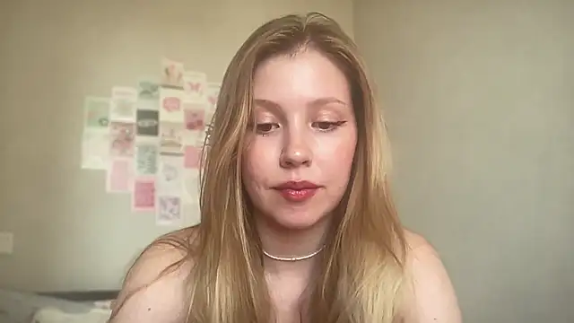 HoneyAudrey online show from June 25, 2026, 2:22 am