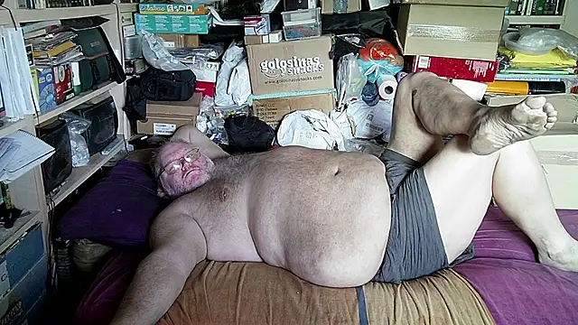 hadeszeuss2 online show from October 22, 2025, 1:44 pm