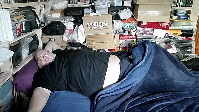 hadeszeuss2 online show from April 2, 2026, 5:43 pm