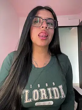 Devilsweet17 online show from April 22, 2026, 8:54 pm