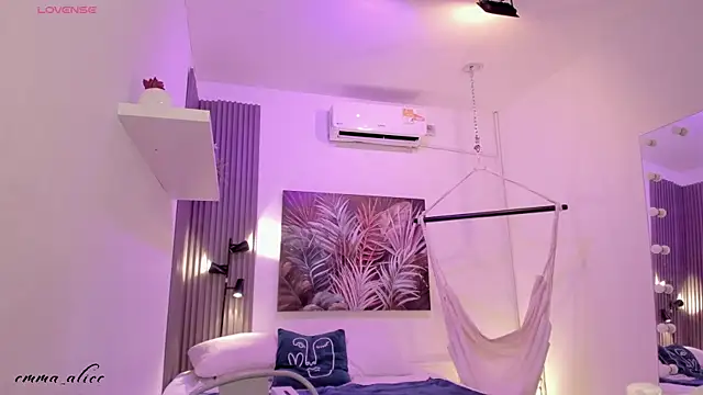 emma alice  online show from October 4, 2025, 12:14 pm