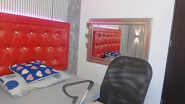 Snapshot of sophia__sweet1 chatting on October 30, 2025, 11:27 pm sophia  sweet1 online show from October 30, 2025, 11:27 pm