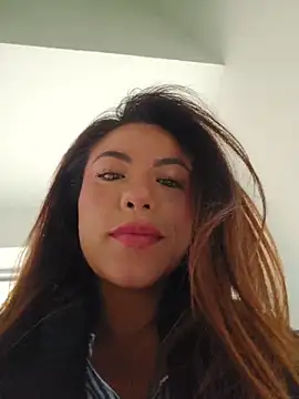 Snapshot of Karen_San_Miguel chatting on June 3, 2026, 8:14 pm Karen San Miguel online show from June 3, 2026, 8:14 pm