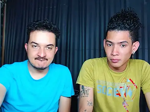 Izan And Theo online show from February 19, 2025, 8:10 pm