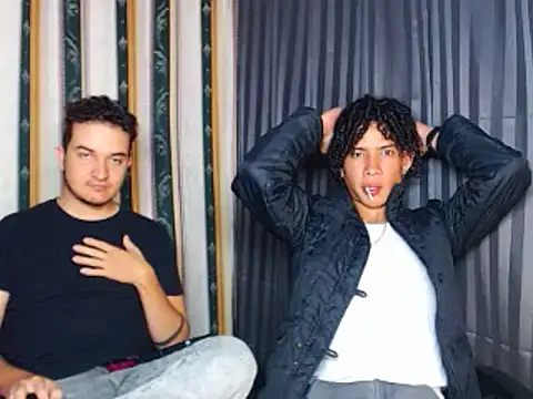 Izan And Theo online show from February 25, 2025, 7:36 pm