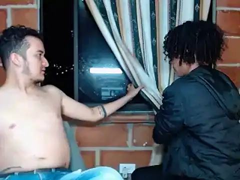 Izan And Theo online show from February 28, 2025, 2:20 am