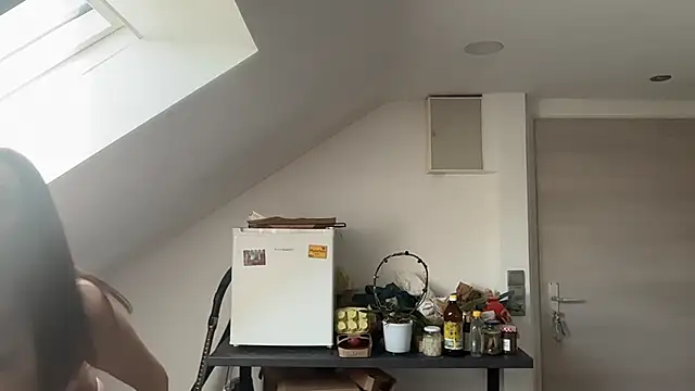 JeSuisUnTapin online show from March 3, 2026, 12:44 pm