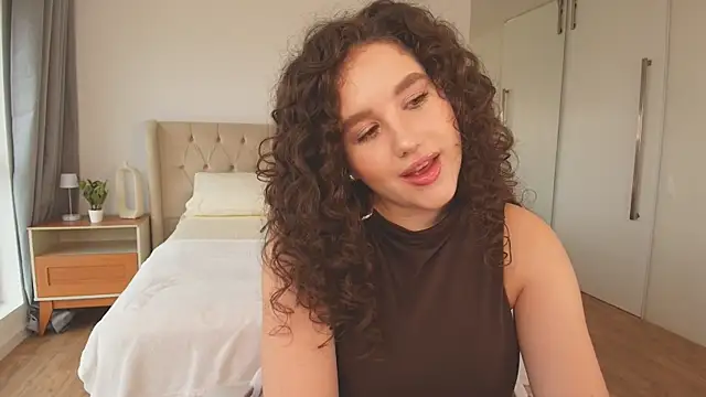 Ariella Sol online show from February 5, 2026, 7:18 pm