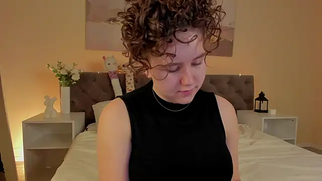 Snapshot of Ariella_Sol chatting on July 6, 2026, 12:51 am Ariella Sol online show from July 6, 2026, 12:51 am