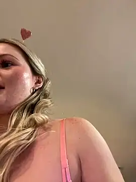 Snapshot of LoveShae_ chatting on February 15, 2025, 1:31 am LoveShae online show from February 15, 2025, 1:31 am