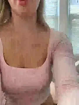 Snapshot of LoveShae_ chatting on November 5, 2025, 4:40 pm LoveShae online show from November 5, 2025, 4:40 pm