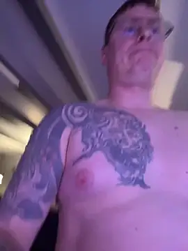 Snapshot of Fred2851 chatting on December 21, 2025, 5:31 pm Fred2851 online show from December 21, 2025, 5:31 pm