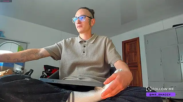 MrShaggy online show from May 18, 2026, 5:24 am