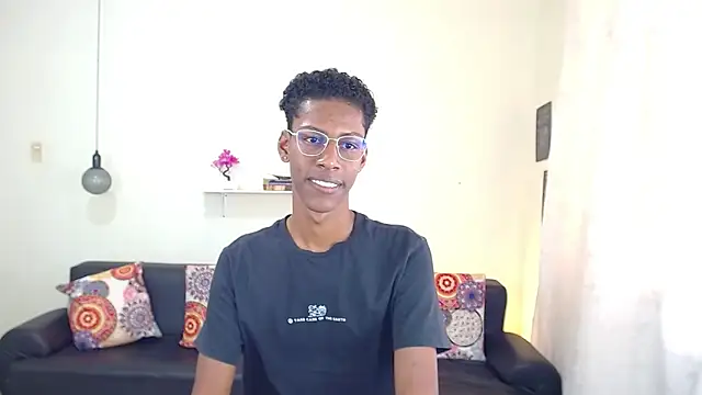 Snapshot of maiki18_ chatting on January 17, 2025, 7:38 pm maiki18 online show from January 17, 2025, 7:38 pm