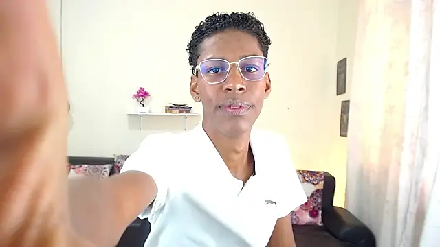Snapshot of maiki18_ chatting on January 20, 2025, 1:32 pm maiki18 online show from January 20, 2025, 1:32 pm
