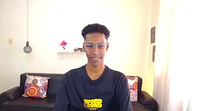 Snapshot of maiki18_ chatting on January 24, 2025, 1:47 pm maiki18 online show from January 24, 2025, 1:47 pm