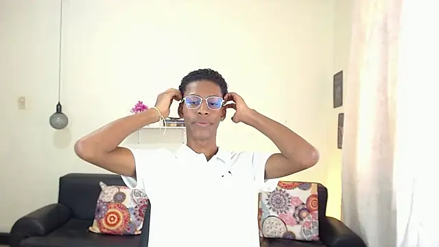 Snapshot of maiki18_ chatting on February 3, 2025, 4:52 pm maiki18 online show from February 3, 2025, 4:52 pm
