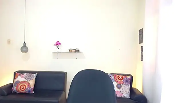 Snapshot of maiki18_ chatting on February 18, 2025, 1:33 pm maiki18 online show from February 18, 2025, 1:33 pm