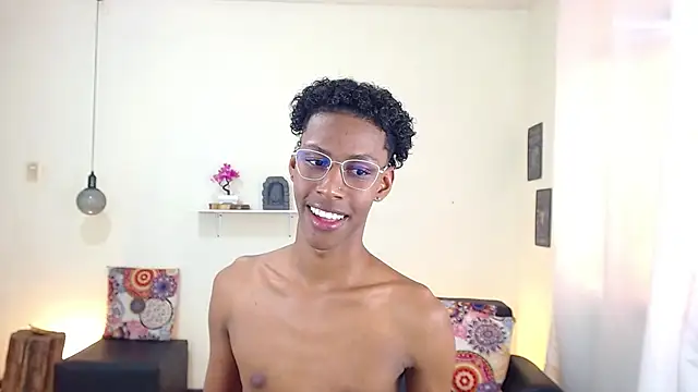 Snapshot of maiki18_ chatting on March 18, 2025, 4:48 pm maiki18 online show from March 18, 2025, 4:48 pm