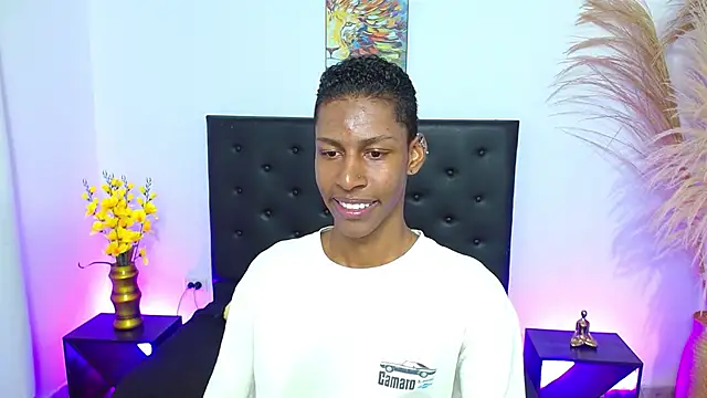 Snapshot of maiki18_ chatting on October 25, 2025, 2:02 pm maiki18 online show from October 25, 2025, 2:02 pm