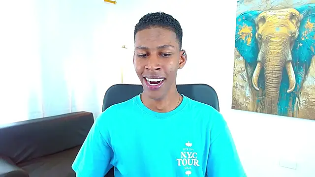 Snapshot of maiki18_ chatting on November 26, 2025, 8:32 pm maiki18 online show from November 26, 2025, 8:32 pm