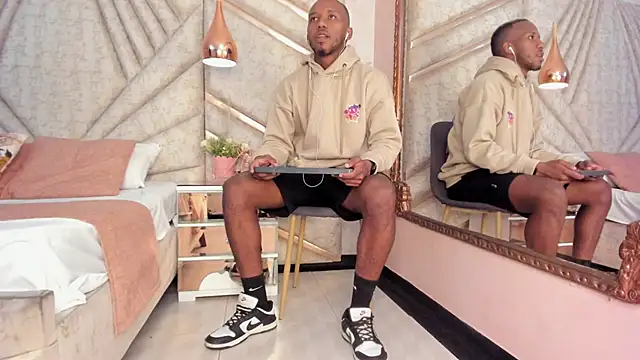 JamesParck online show from March 16, 2025, 12:33 pm