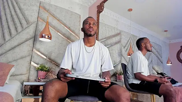 JamesParck online show from March 20, 2025, 3:36 pm