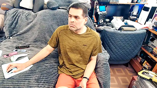 ClampMaster online show from October 4, 2025, 10:08 pm