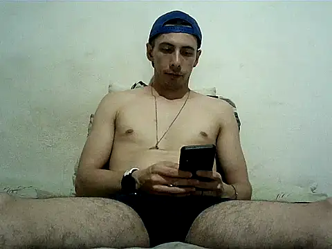 Snapshot of Twinkboy_28 chatting on March 19, 2025, 2:48 am Twinkboy 28 online show from March 19, 2025, 2:48 am