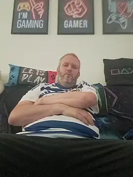 Snapshot of ShyBoy1982 chatting on October 19, 2025, 2:50 pm ShyBoy1982 online show from October 19, 2025, 2:50 pm