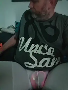 Snapshot of ShyBoy1982 chatting on November 16, 2025, 8:14 pm ShyBoy1982 online show from November 16, 2025, 8:14 pm