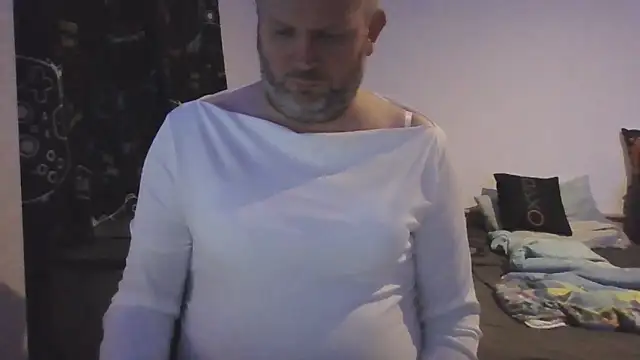 ShyBoy1982 online show from April 11, 2026, 11:53 pm