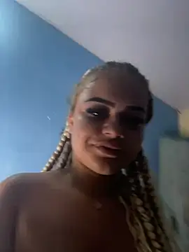 Snapshot of Lolacavalona chatting on January 14, 2025, 9:30 pm Lolacavalona online show from January 14, 2025, 9:30 pm