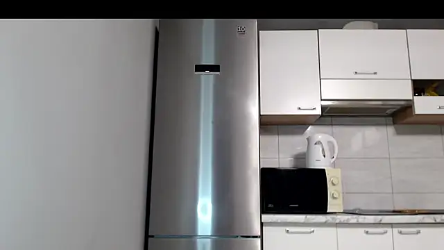 Snapshot of SierraSky_ chatting on April 21, 2026, 5:17 pm SierraSky online show from April 21, 2026, 5:17 pm