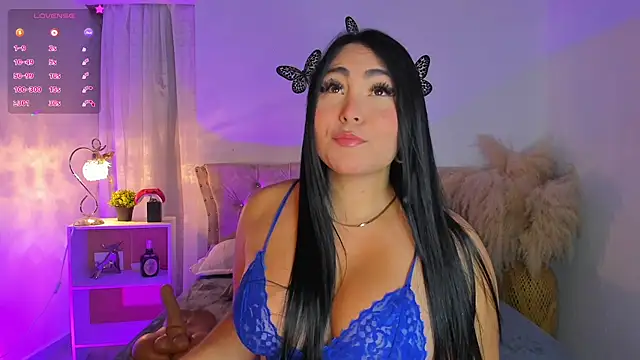 Sarahballiston  online show from November 6, 2025, 12:11 am